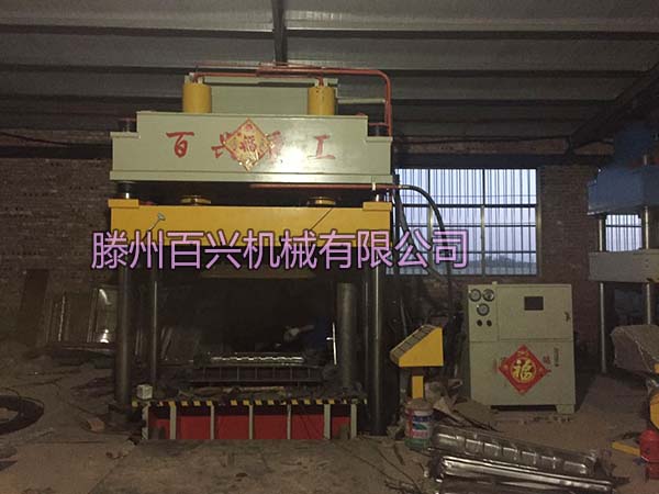 315吨拉伸机在客户厂内拍摄