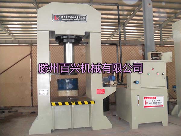 100吨龙门液压机实图拍摄