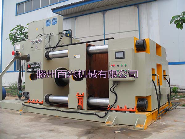 百兴卧式液压机实图拍摄