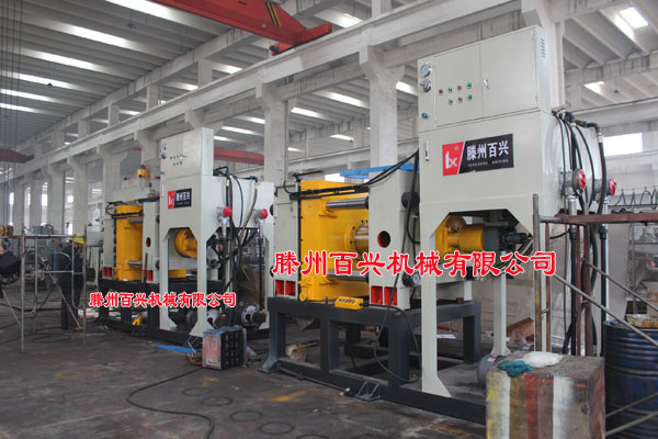 2台315吨卧式液压机实图